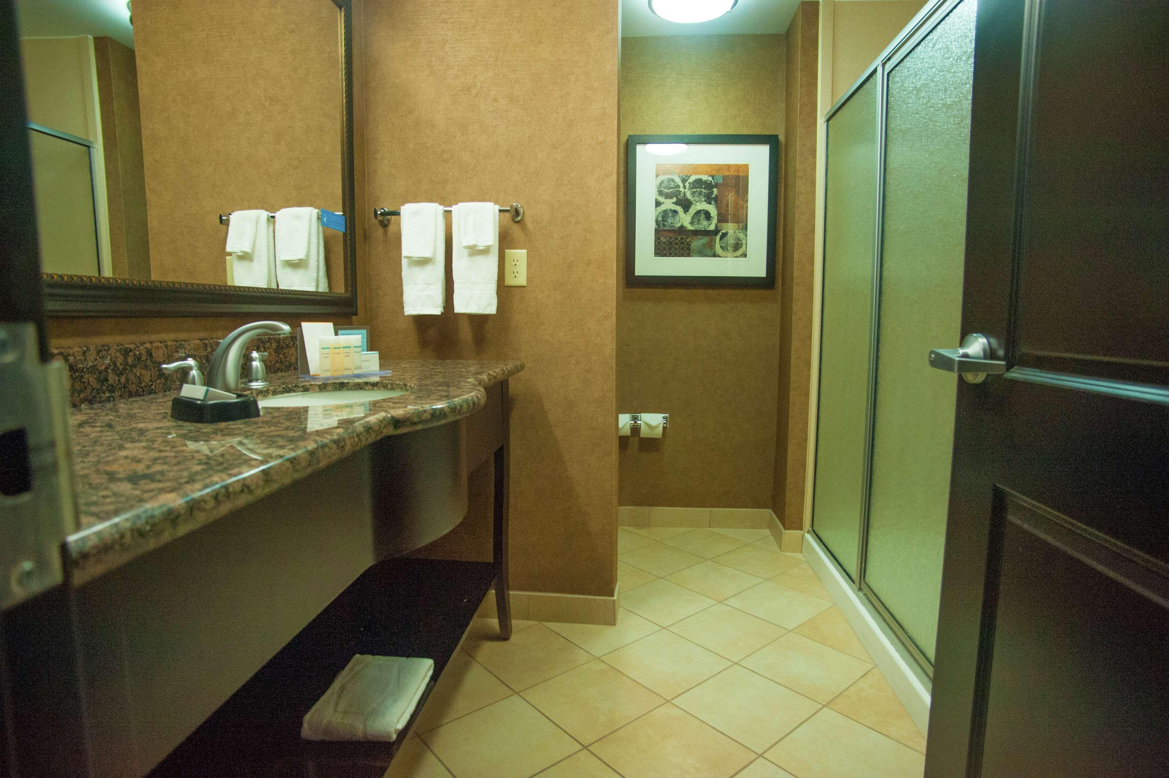 Hampton Inn & Suites Palestine Ngoại thất bức ảnh