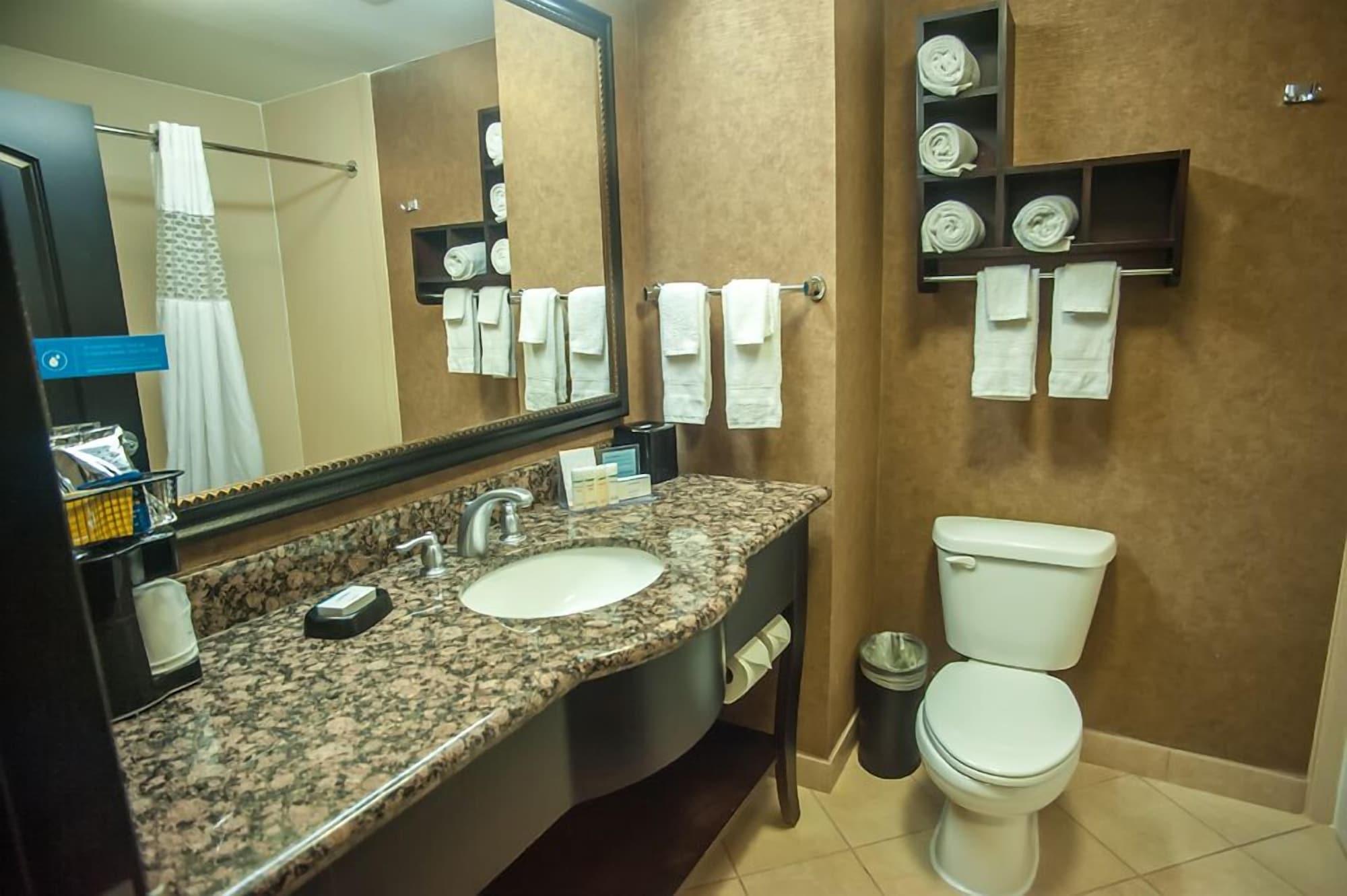 Hampton Inn & Suites Palestine Ngoại thất bức ảnh